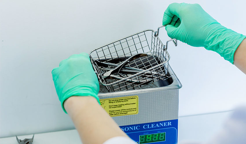 ZX-Ultrasonic-Cleaner-Application-Cleaning-Medical-Instruments