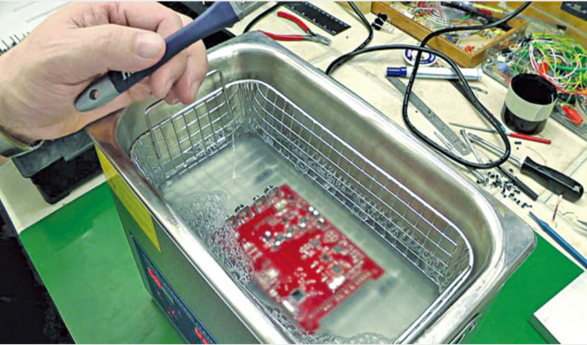 ZX-Ultrasonic-Cleaner-Application-Cleaning-Circuit-Board